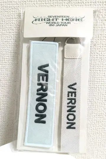 [ SEVENTEEN ] VERNON 와펜 배지 & 멀티 스트랩 세트