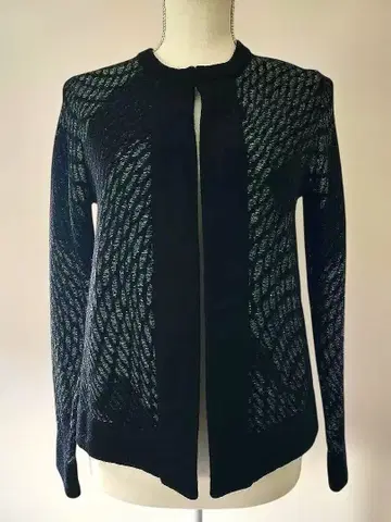 블랙과 그린 패턴 긴팔 니트 가디건