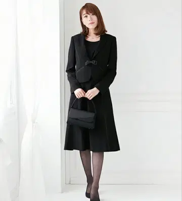 택 포함 새상품 AIMER 블랙 원피스 수트 (자켓 포함) 9호