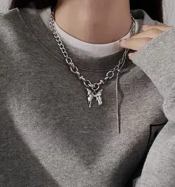 실버 버터플라이 레이어드 목걸이