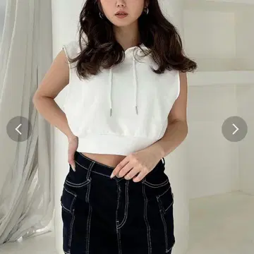 GYDA 미사용 새상품 슬리브리스 후드티