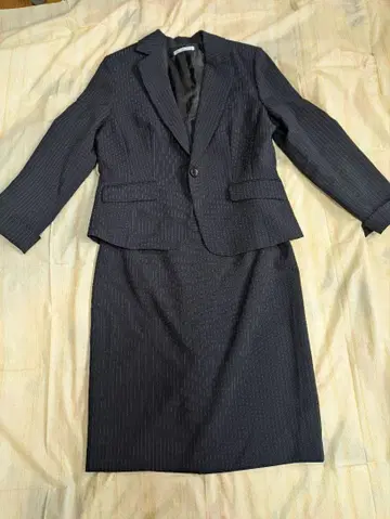 다크 그레이 스트라이프 비즈니스 정장 13호