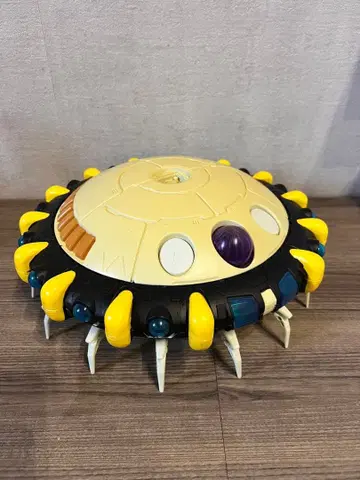 드래곤볼 프리저의 우주선 레트로 피규어 변색