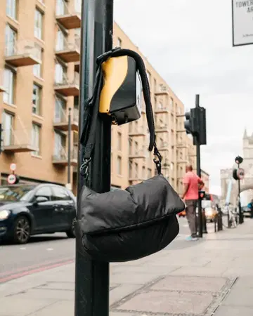 CLESSTE PADDED HOLIDAY BAG (BLACK)