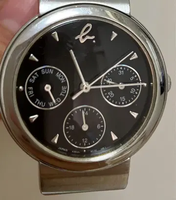 애니에스b 손목시계 날짜 요일 표시