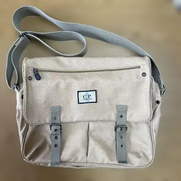 CP 컴퍼니 베이지 숄더백
