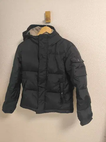 유니클로 BE-PAL 다운 자켓 블랙