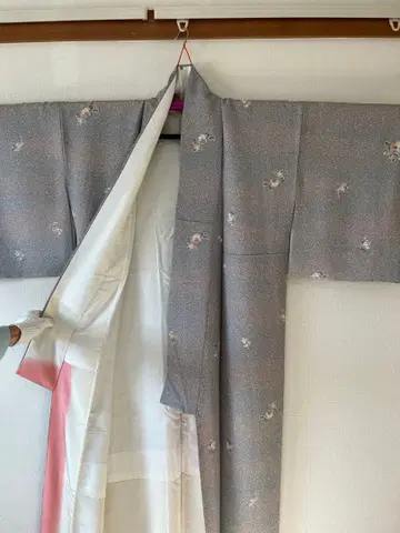 그레이 꽃무늬 코몬 기모노 순수 실크
