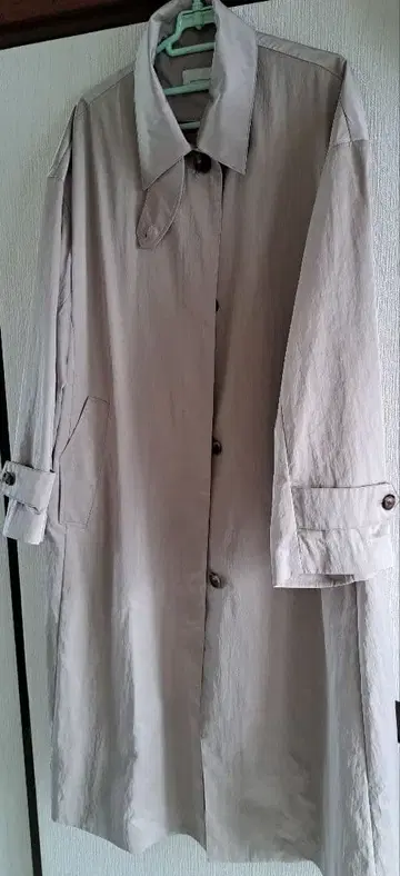 그린 레이블 릴랙싱 베이지 트렌치코트