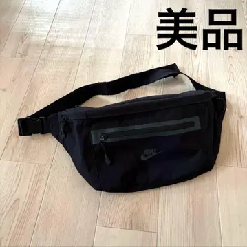 새상품급 Nike 블랙 바디백 웨스트 파우치