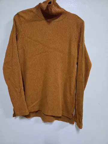 로제인 브리드 리브 터틀넥 긴팔 T셔츠