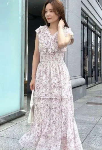 snidel 꽃무늬 플리츠 원피스 슬리브리스