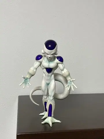 드래곤볼 프리저 피규어 약 30cm