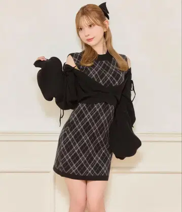 체크 무늬 니트 원피스 ( 오프숄더 )
