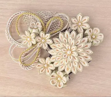 일본 의류용 머리 장식 꽃 모티브 아이보리 계열