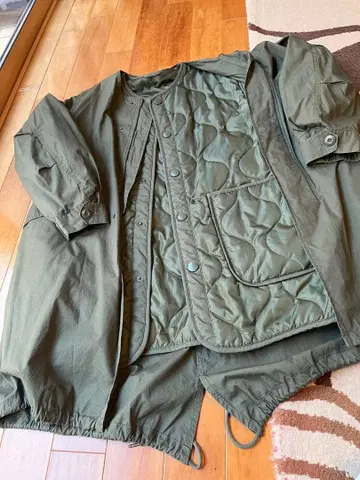 올리브색 퀼팅 자켓