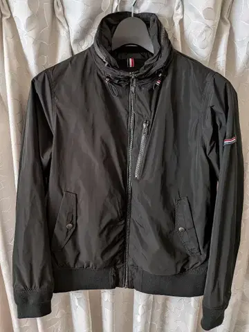 BEAMS HEART 블랙 볼륨 넥 블루종 M 사이즈