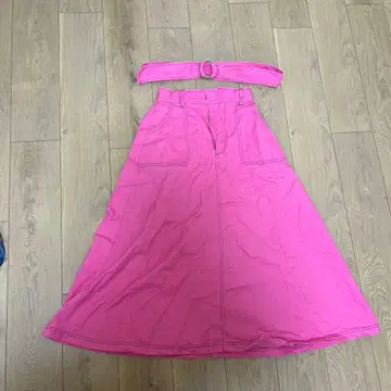 핑크 플레어 스커트 벨트 포함 jouetie