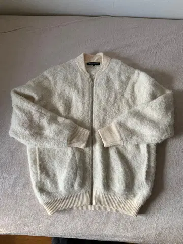 23구 온워드 36 사이즈 화이트 복슬복슬 집업 블루종