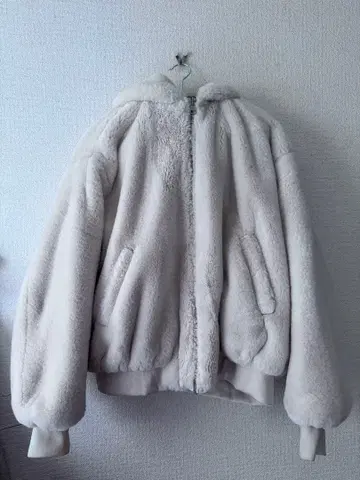 새상품급 ZARA 리버서블 발수 가공 인조 모피 봄버 자켓