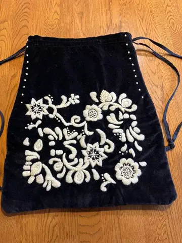 카디앤코의 손자수 벨벳 백