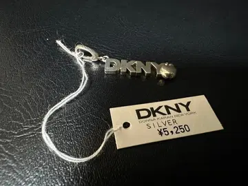 DKNY 실버 펜던트
