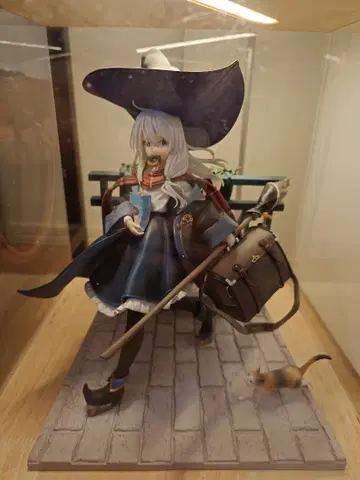 벨파인 마녀의 여행 일레이나 DXver. 1/7 스케일 피규어