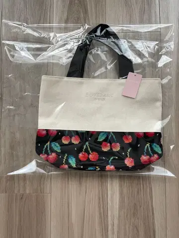 [ 택 포함 미사용 새상품 ] 러브러리 바이 페이 페이 체리 패턴 백