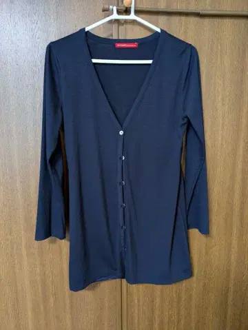 네이비 V넥 가디건