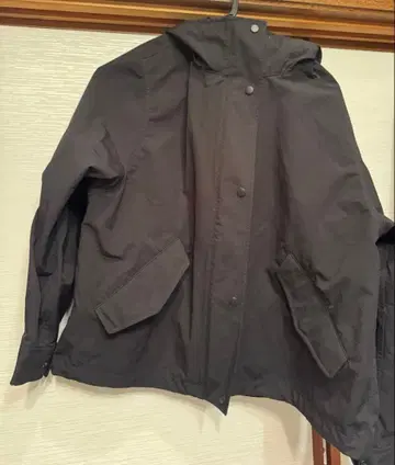 유니클로 코튼 블렌드 숏 후드티 블랙