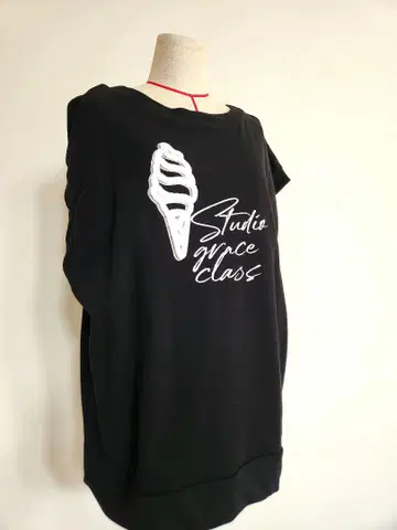 그레이스 클래스 새상품 프린트 반팔 맨투맨