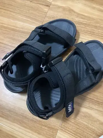 블랙 스포츠 샌들 벨크로