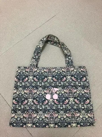 ( K11229 ) 봉포원 토트백 리버티 윌리엄 모리스 딸기 도둑