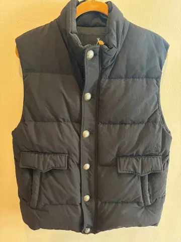 고슬로우 캐러밴 블랙 다운 베스트