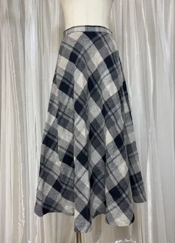 택 포함 미사용 DAMA collection 체크 플레어 롱 스커트