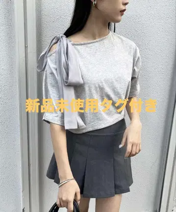 리본 오프숄더 T셔츠