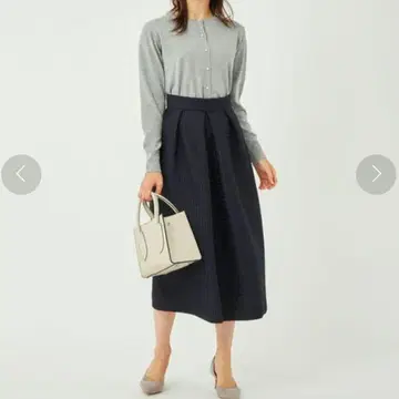 [ 새상품급 ] 그린 라벨 릴랙싱 후쿠레 자카드 턱 플레어 스커트