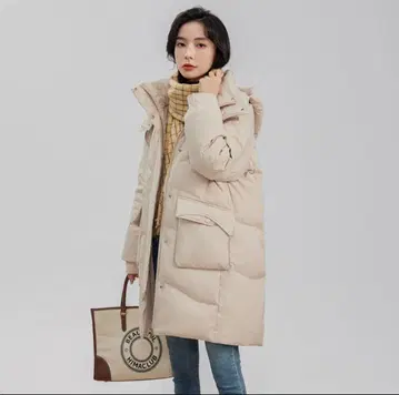 베이지 후드 부착 다운 자켓