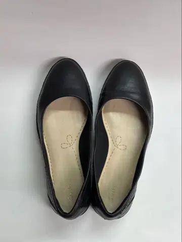 클락스 블랙 가죽 통굽 플랫슈즈 UK5(24)