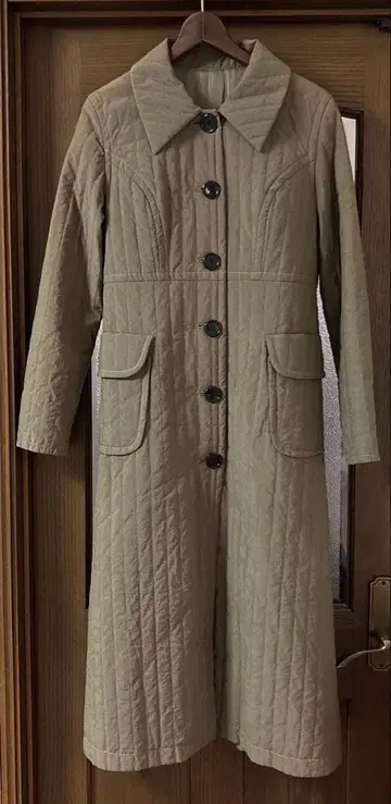 퀼팅 카키 롱 코트