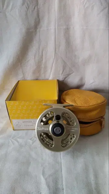 RST ZIRKON 1 Gold 지르콘 골드 플라이 릴