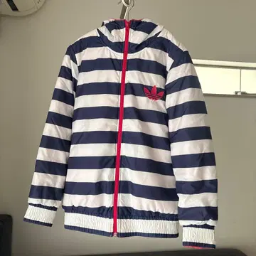 로데오 크라운과 adidas의 콜라보 리버서블 자켓