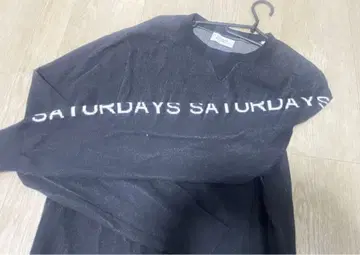 새터데이즈 뉴욕 니트 로고