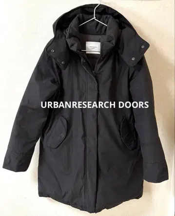 [ 어반 리서치 도어스 ] 후드 부착 다운 자켓 블랙 여성용