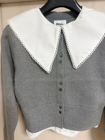 bibiy. 비비 PATTY PILGRIM TOP