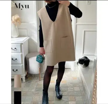 베이지 V넥 베스트 포켓 부착