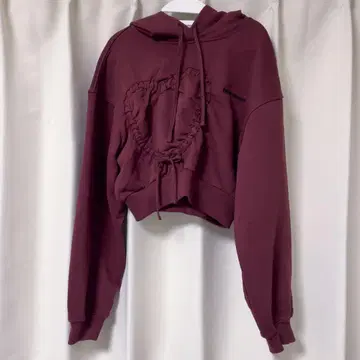 EMODA 스트링 하트 크롭 후드티