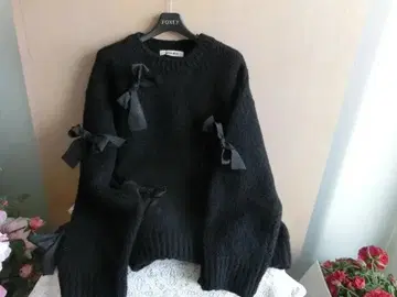 하이 앤드 리본 스웨터