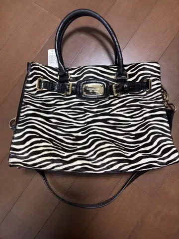MICHAEL KORS 제브라 패턴 토트백