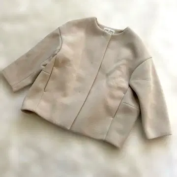 BEARDSLEY 코트 자켓 0 뒤 볼륨감 종이상자 숏